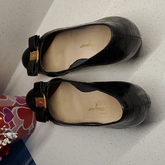 Salvatore Ferragamo kitten heels W/Signature Bow (sz 8.5B) - Picture 7 of 11